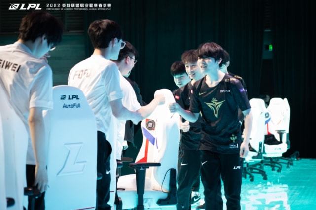 基青睐有加 基青睐有加