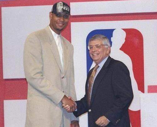 她需要警惕 她需要警惕